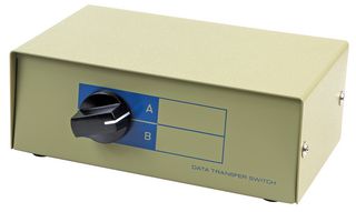 SB372 - 2 to 1 PS/2 Keyboard & Monitor Data Switch