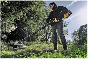 DCMAS5713X1-GB - 38cm 54V XR FlexVolt 9Ah Brushless Splitboom Grass Trimmer Kit