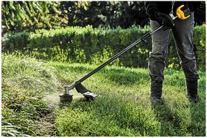 DCMAS5713X1-GB - 38cm 54V XR FlexVolt 9Ah Brushless Splitboom Grass Trimmer Kit