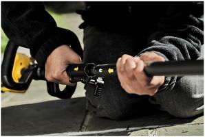 DCMAS5713X1-GB - 38cm 54V XR FlexVolt 9Ah Brushless Splitboom Grass Trimmer Kit