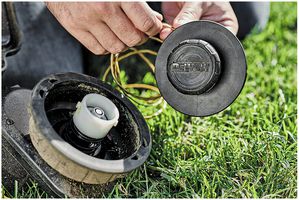 DCMAS5713X1-GB - 38cm 54V XR FlexVolt 9Ah Brushless Splitboom Grass Trimmer Kit