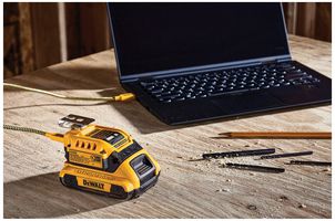 DCB094K-GB - 18V XR USB-C Power Delivery Portable Power Tool Battery Charging Kit